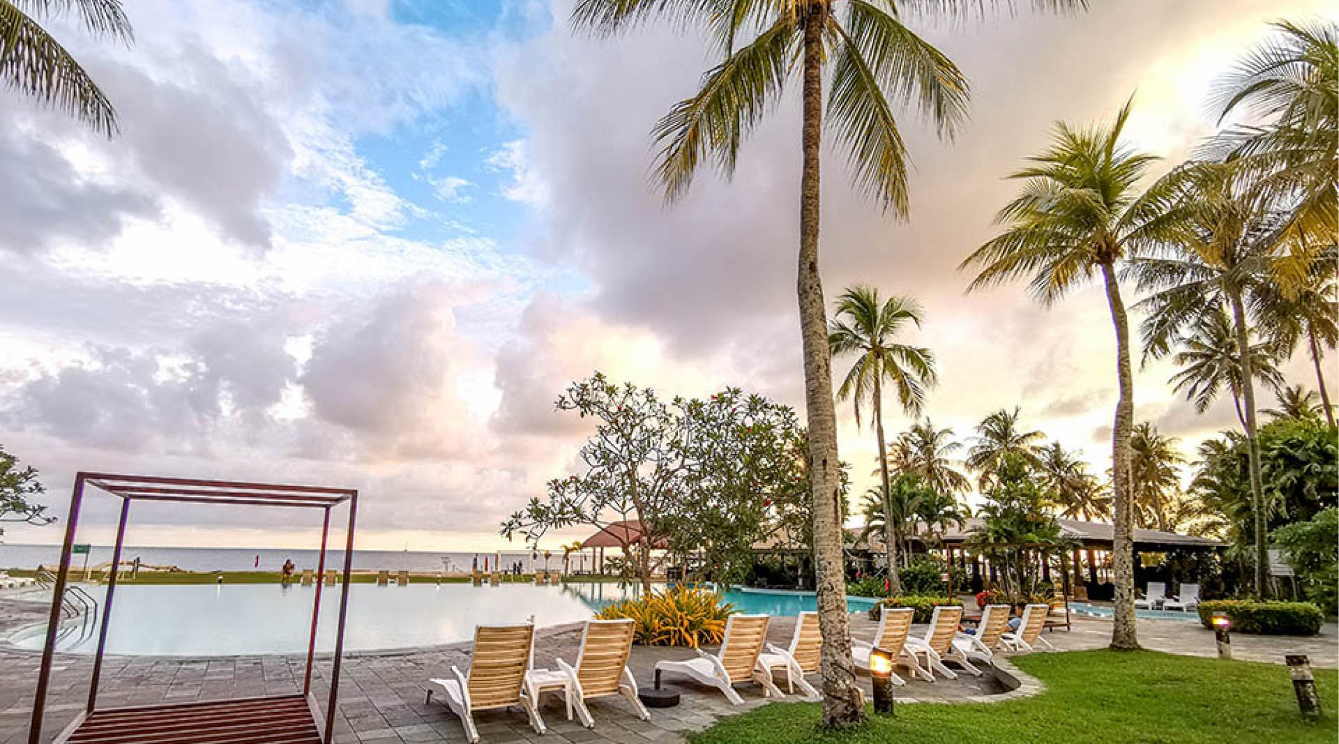 [Hotel Review] Palm Beach Resort & Spa, Labuan | Rileklah.com